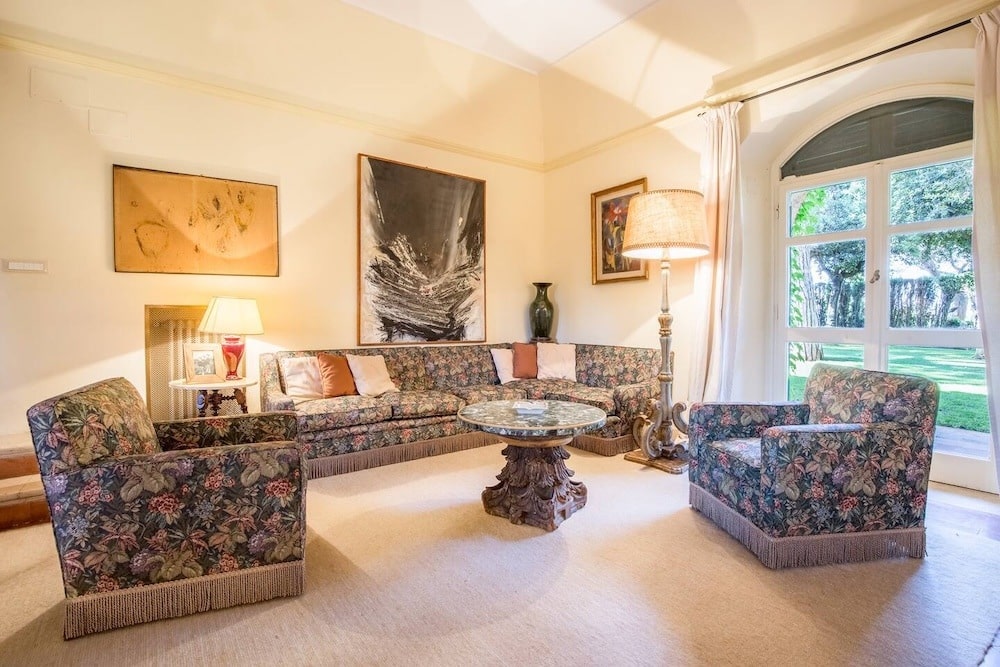 Living room 2